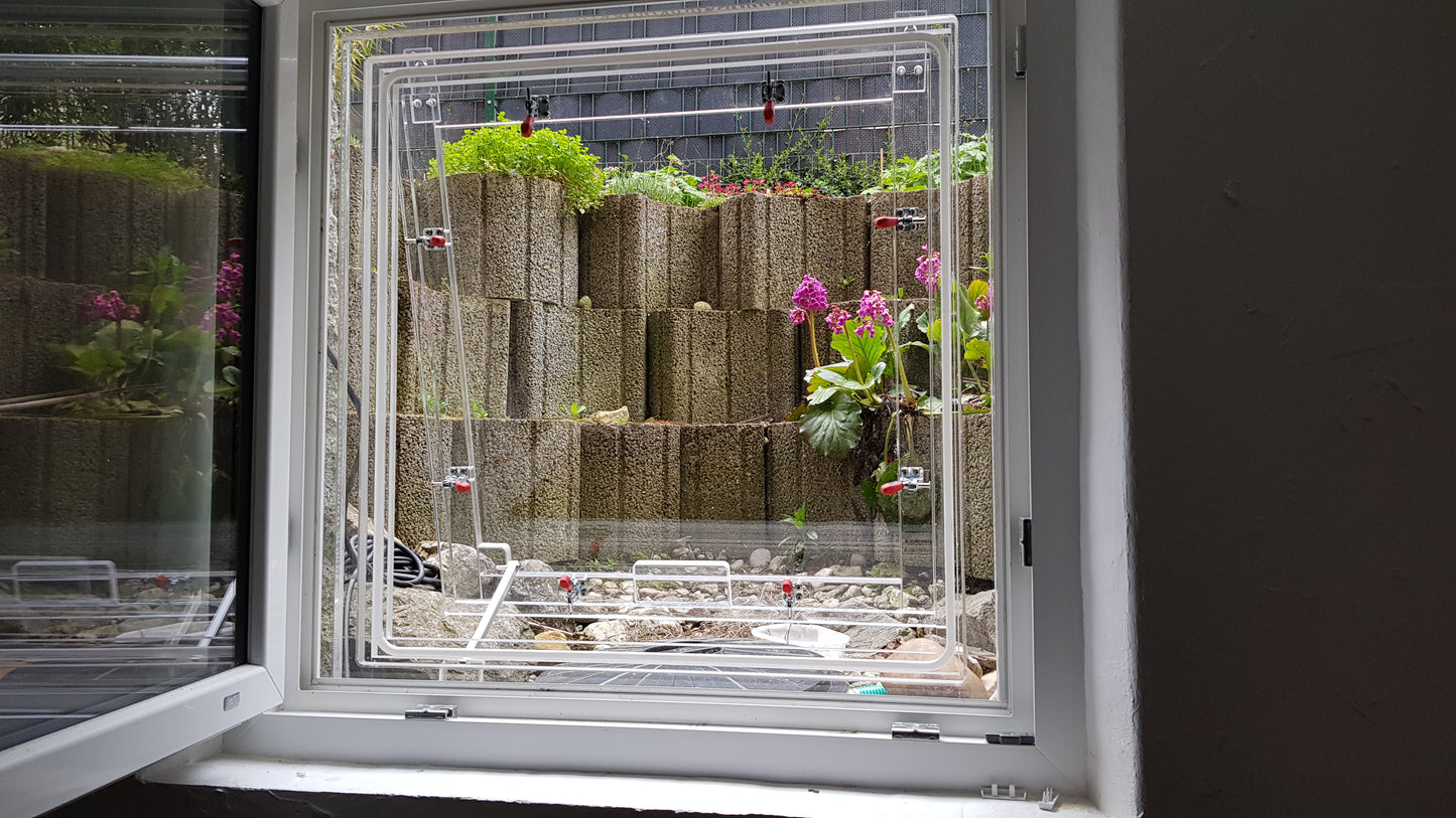 Acrylschott, Kippfunktion geöffnet, Hochwasserschutz für Fenster