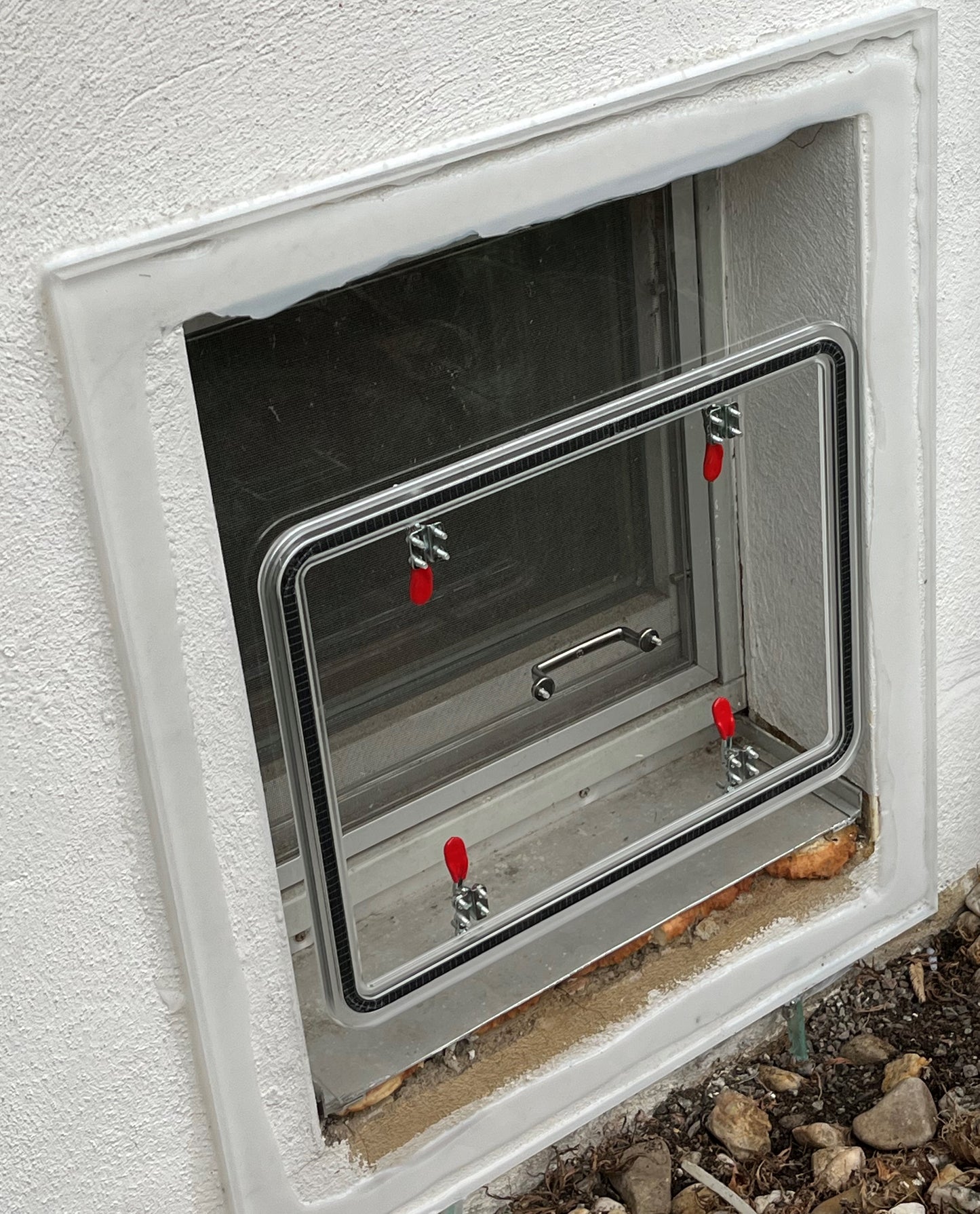 Acrylschott mit manueller Luke- Hochwasserschutz für Fenster